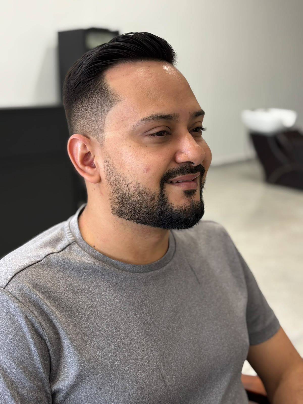 Corte e barba realizados na Conceito