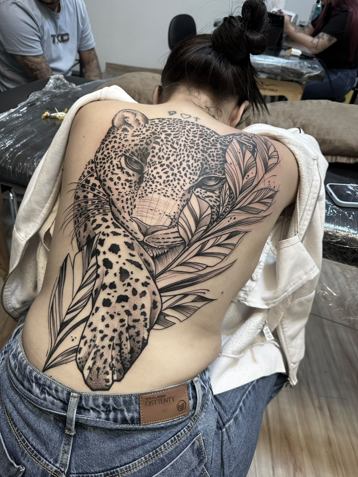 Tatuagem de composição no braço realizada na Conceito Tattoo